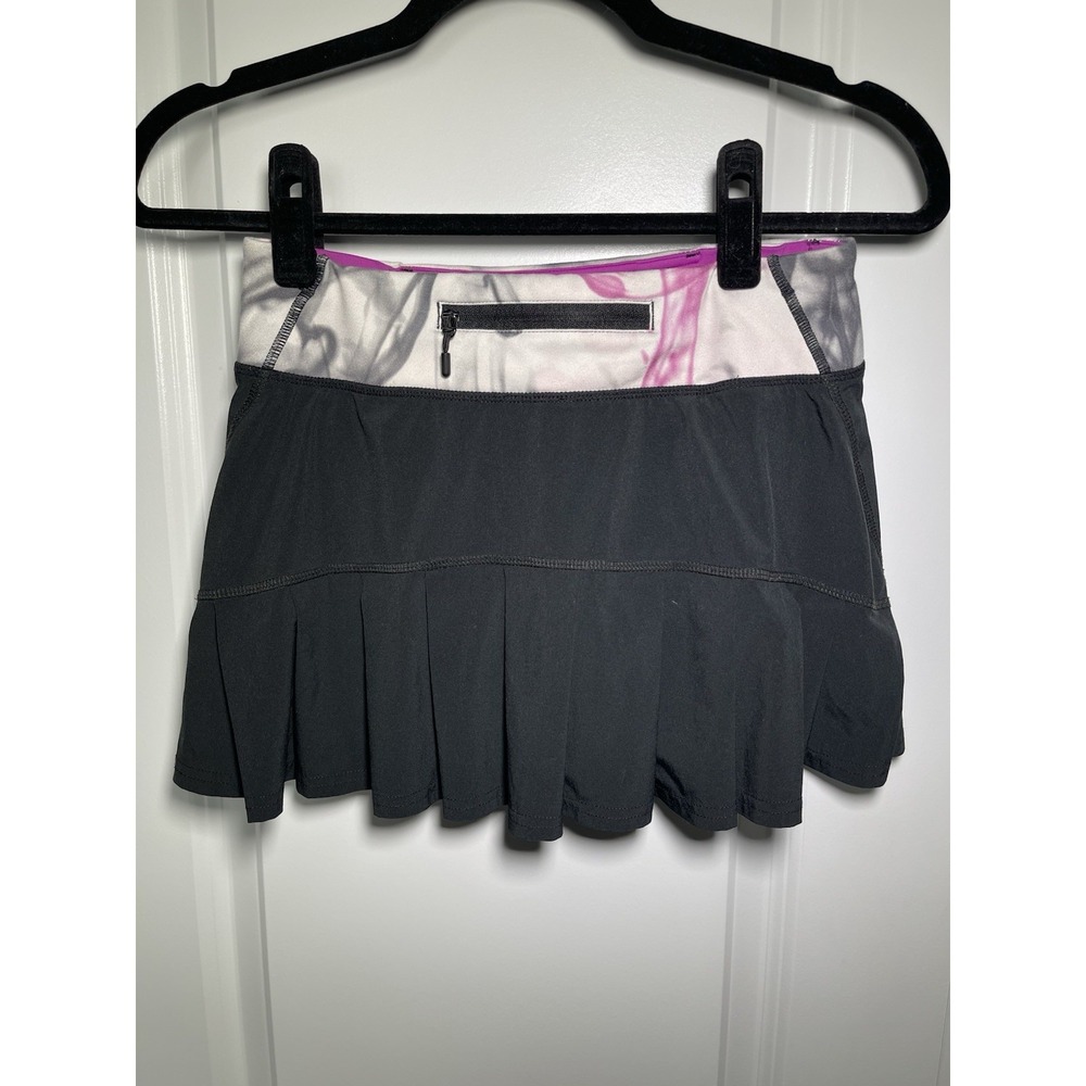 RARE Lululemon Speed Skirt Unicorn Tears Black Size 2 with Lining Shorts - Picture 4 of 8
